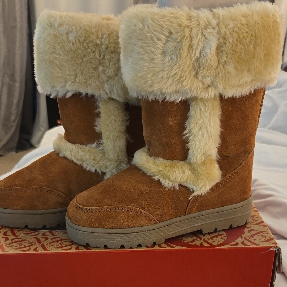 Women's Tan and Cream Fur-Lined Boots